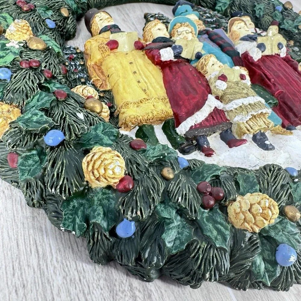 Christmas Carolers Wreath Wall Decor Holiday Choir Pinecones Resin 12 Inch